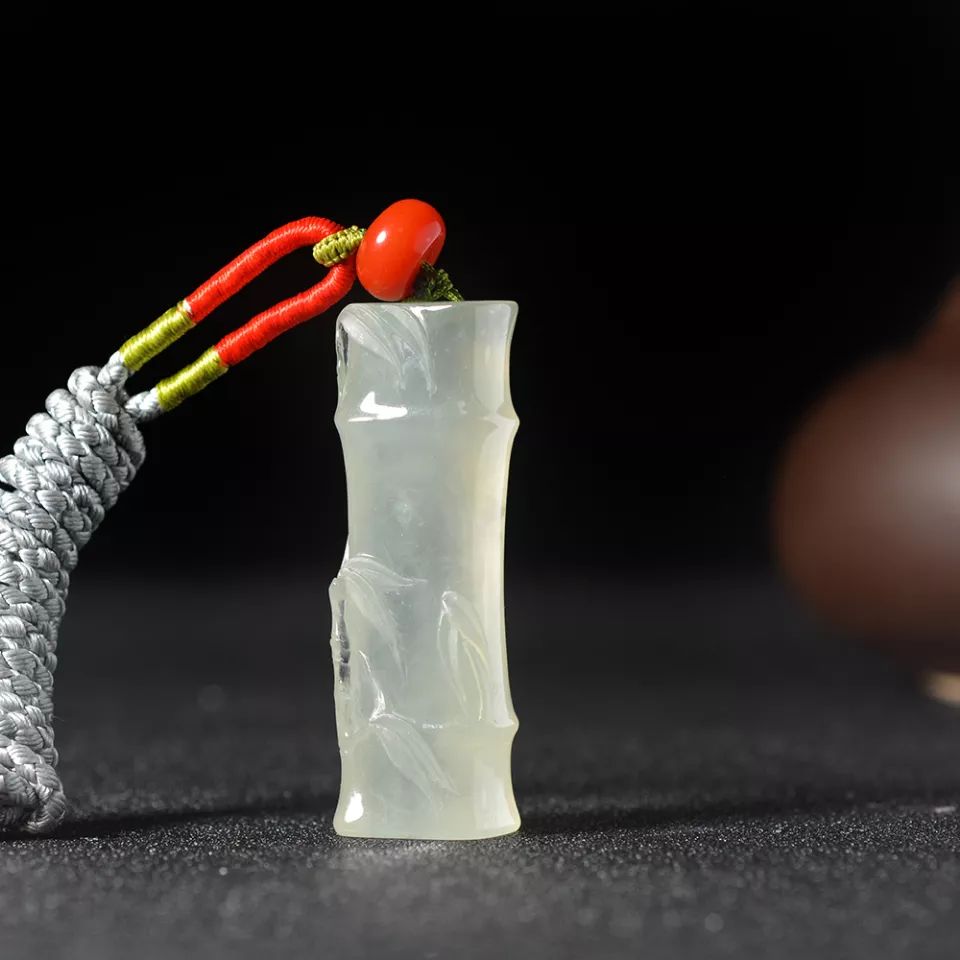 美鉴玉雕中的竹报清新脱俗的雅趣