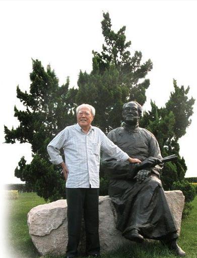 原创马三立生前造墓碑苏文茂为自己立塑像内中原因让人动容