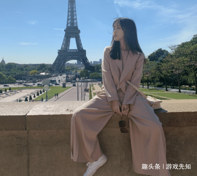 赵梦玥和卢本伟外出游玩开哥对话显示智商网友卢本伟厉害