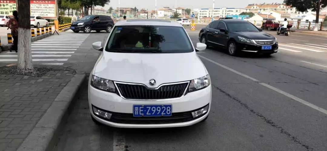 车主:涉鸿峰车牌号:晋ez9928地点:滨河东路时间:7月3日8时56分8车主