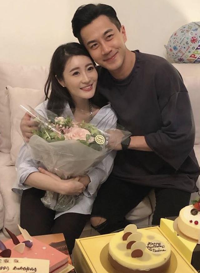 原创林峰罕有携女友张馨月为堂妹林夏薇庆生准姑嫂亲密合照关系融洽