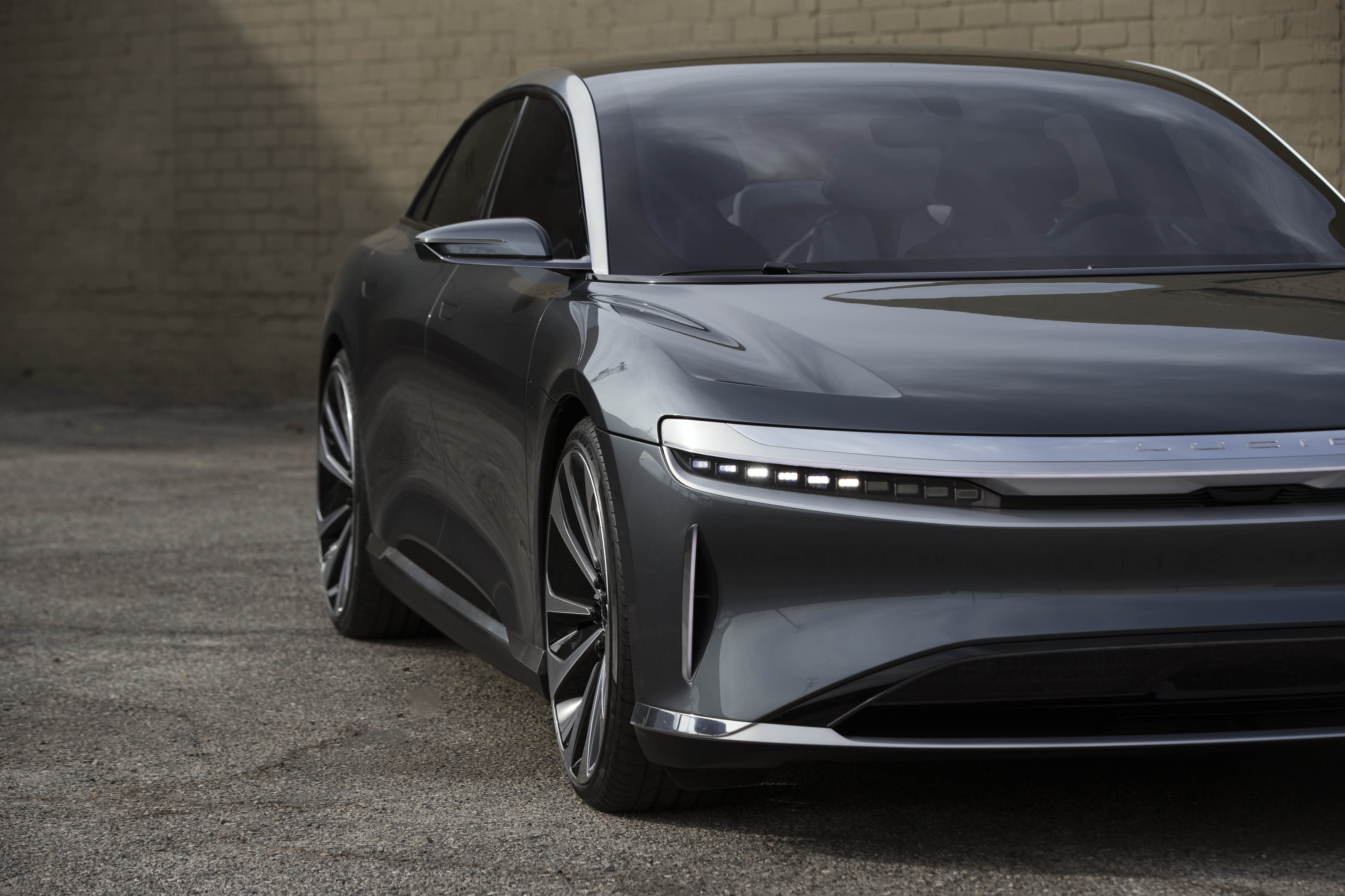 特斯拉制造业务副总裁离职投奔竞争对手lucid motors