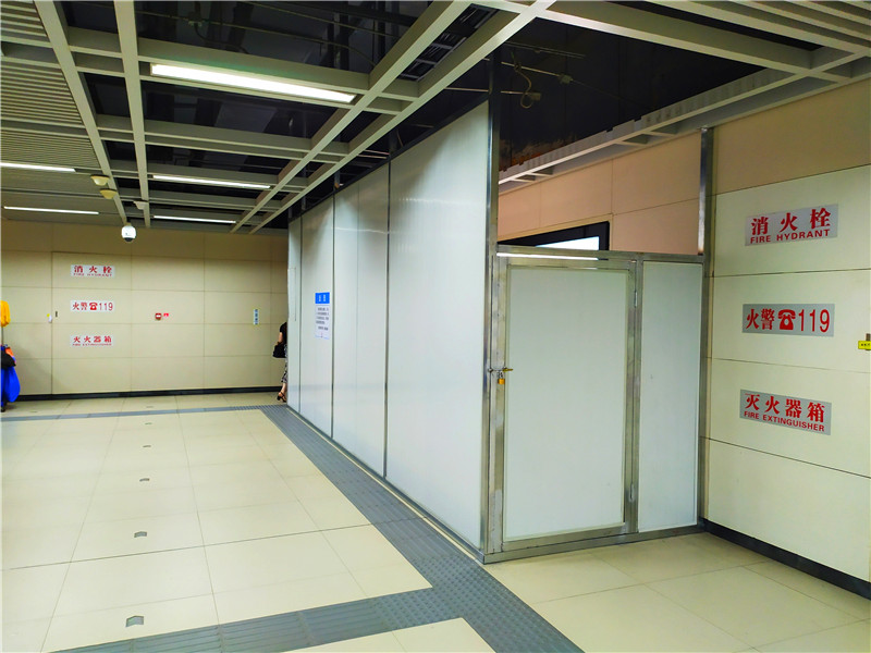 地下要和地铁站打通,故宝通寺地铁站a,b出入口打围.