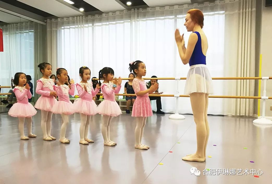 《闪闪的童星》优秀节目推荐 —合肥伊琳娜艺术中心《蓝精灵》!