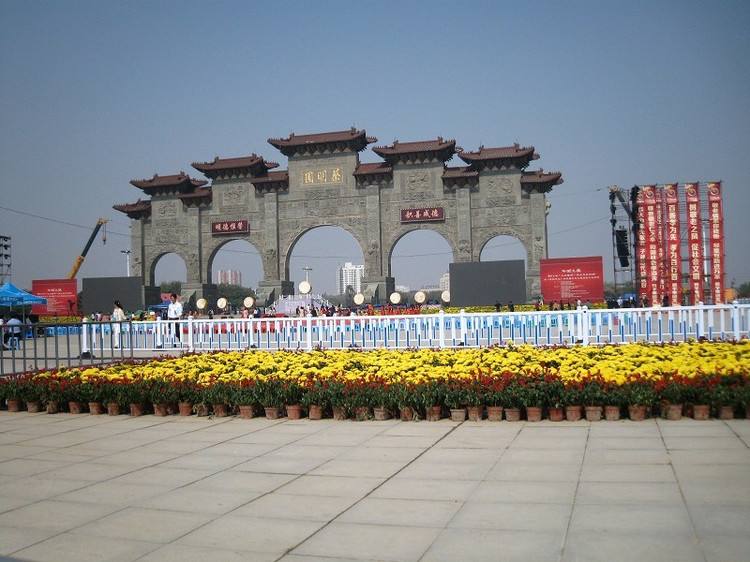 县爱心联合会副会长,驻马店市保安公司上蔡分公司经理李合成,县人大