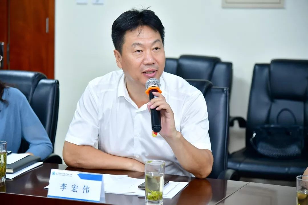 海淀区委书记于军调研海淀进校