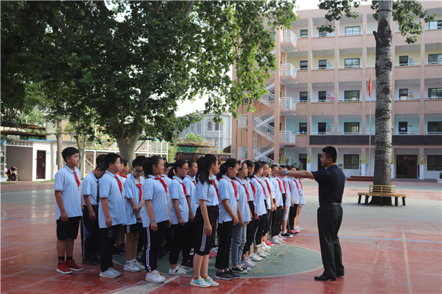 全民国防教育走进郑州市南阳路第三小学