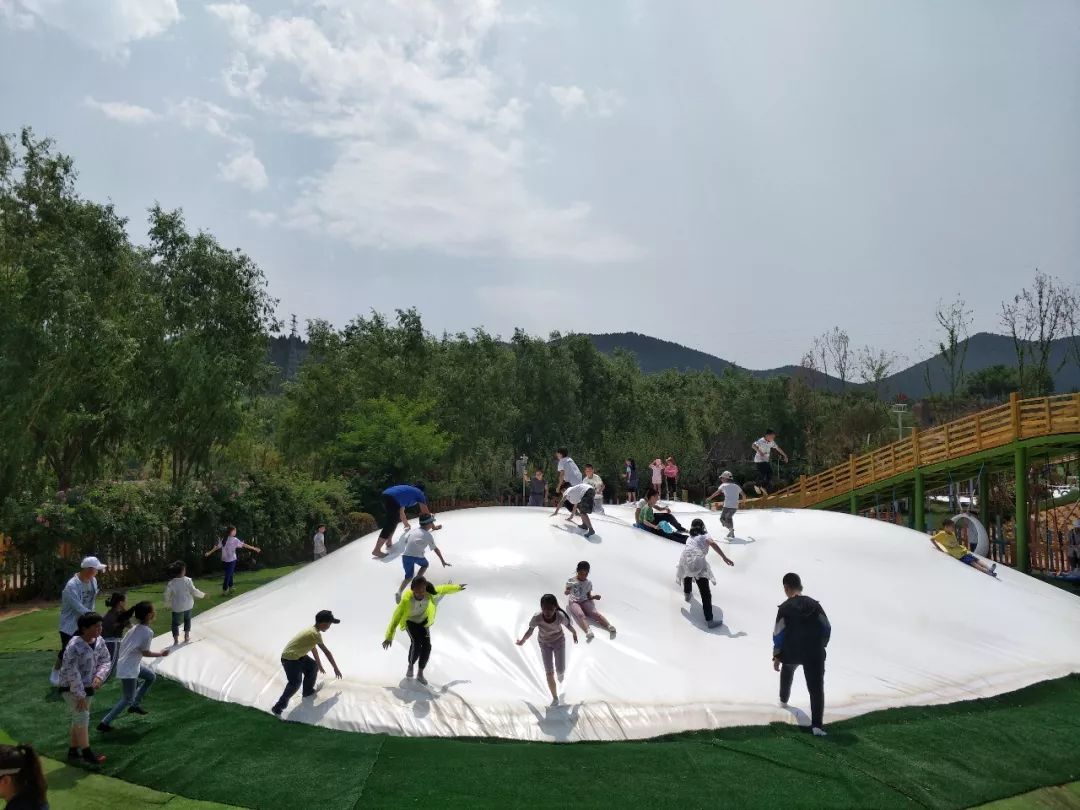 (泡沫大作战)青州王府南阳河亲子游乐园7月12日带上身份证免费吃霸王