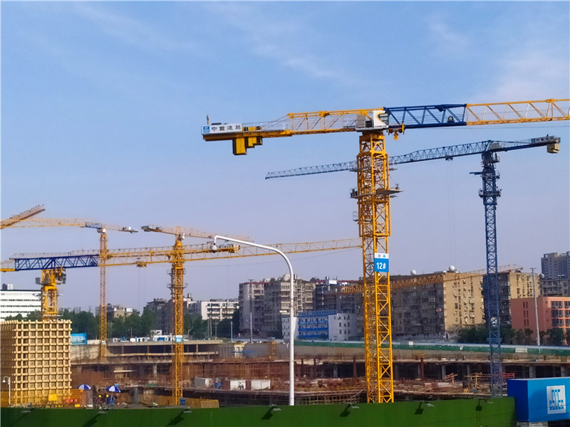 地铁2号线宝通寺站a,b口打围施工