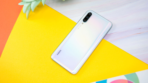 088英寸,华为nova5i是6.4英寸屏幕,荣耀20i采用6.