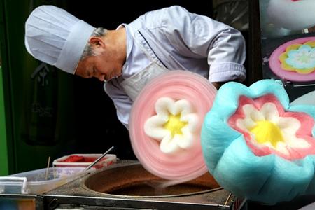 民间传统美食之软绵绵的棉花糖