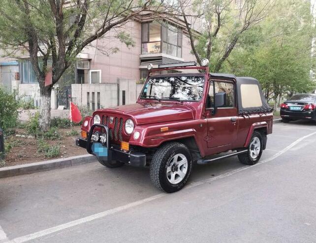 首台两门敞篷版北汽战旗角斗士亮相,配1.5t动力,比吉姆尼还帅气