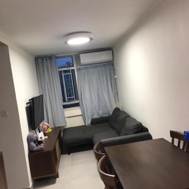 香港蜗居长这样38㎡住一家人网友还是大陆人幸福