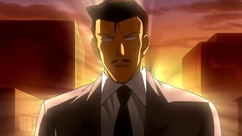 名侦探柯南毛利小五郎一看就是在装傻原因如下