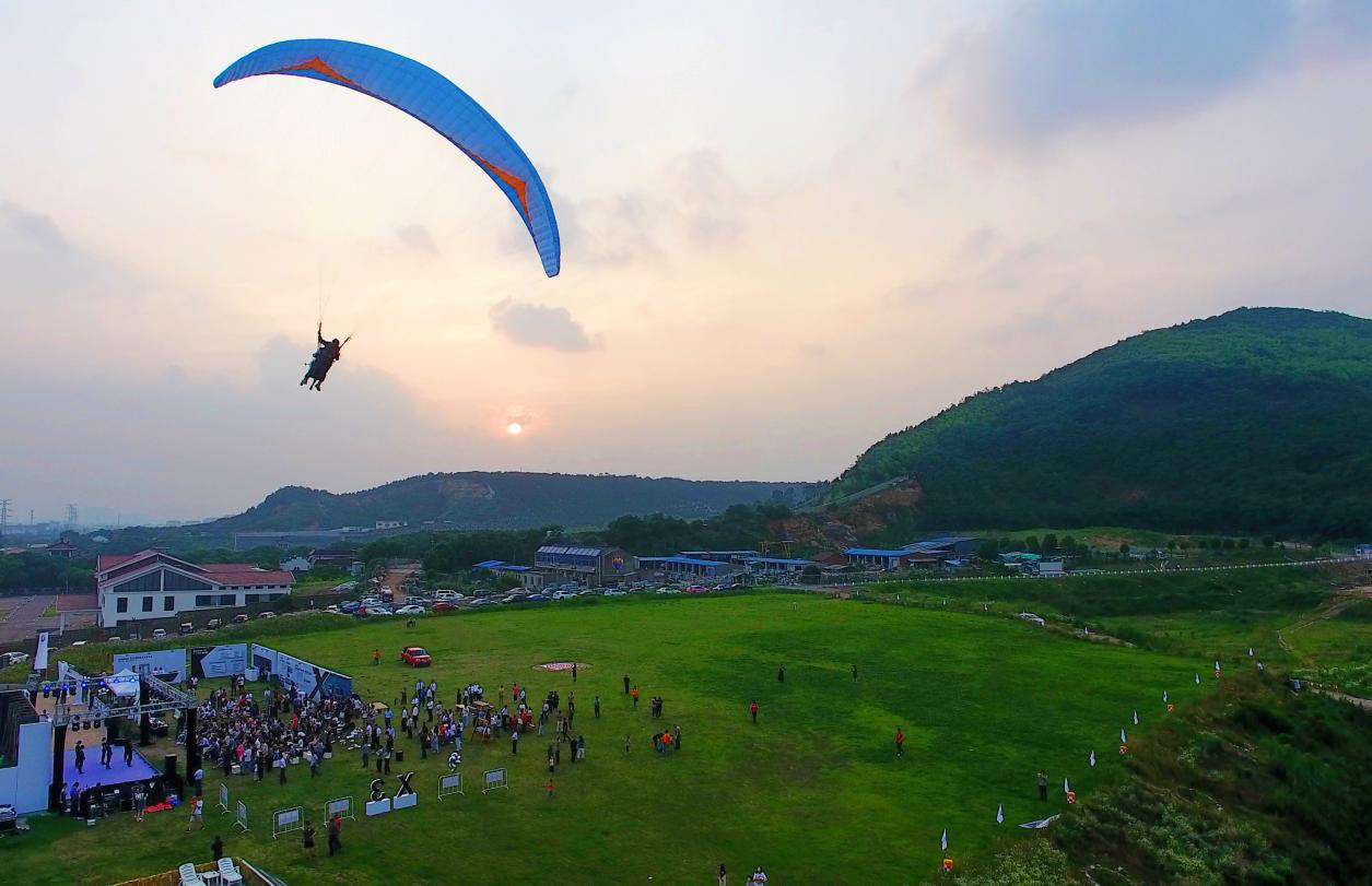 轿顶山国际滑翔基地图片