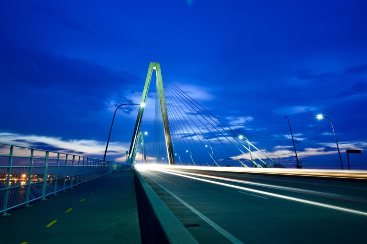 100 公里/ 小时!长江五桥生活加速向未来