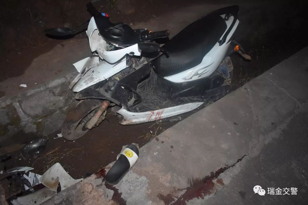 2019年6月27日晚,张某明(男,初二学生)驾驶"鬼火"摩托车搭乘邹某城(男