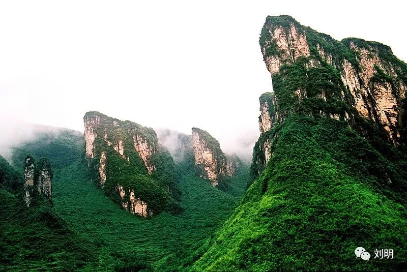 湘西申报世界地质公园行走进天星山