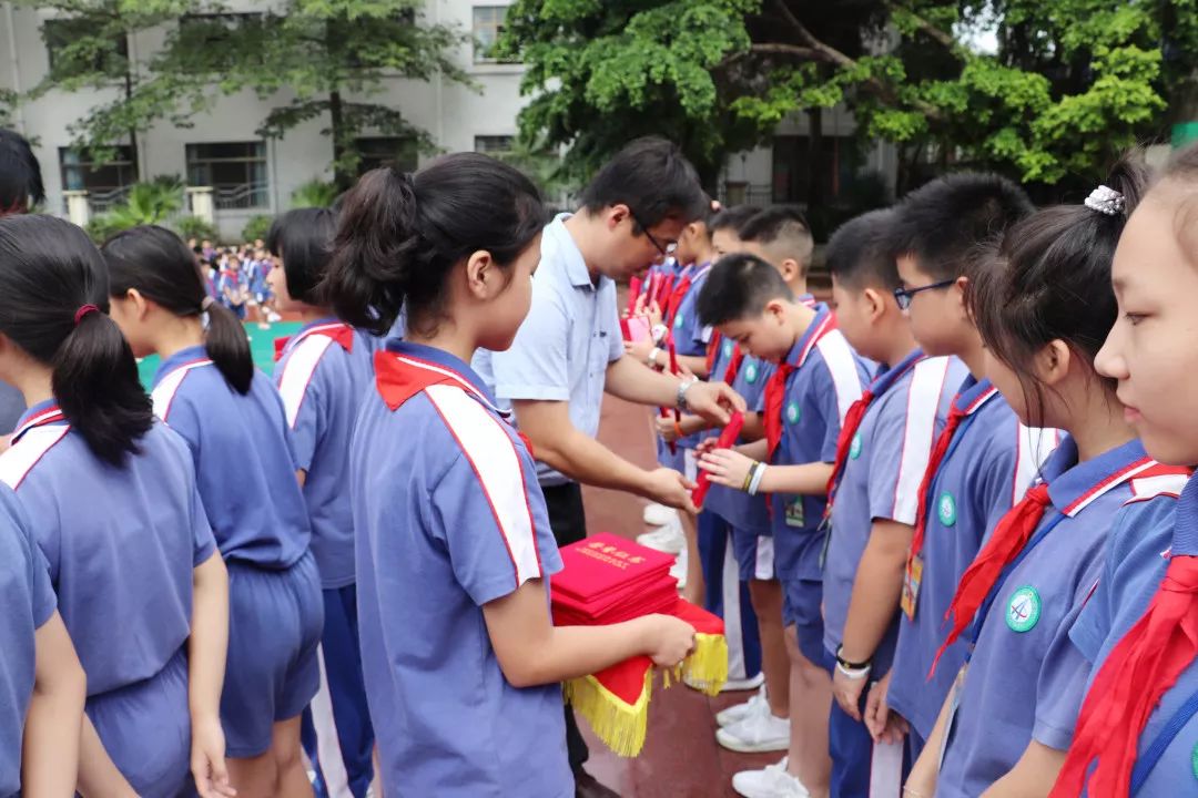 假期安全警钟长鸣文明守法欢乐常伴中天小学2019年春季学期散学典礼暨