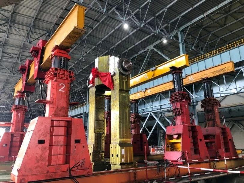 中冶京诚总承包营口京华3800mm厚板项目喜迎首片轧机牌坊成功吊装_生
