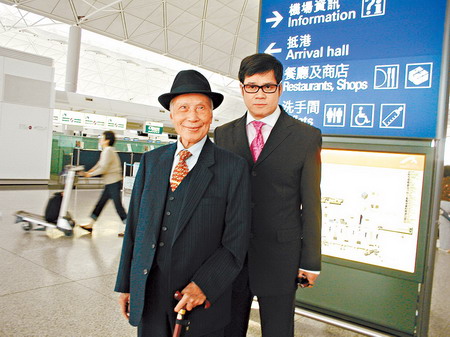 15岁时,曹达华就参与了人生中第一部电影的拍摄,他从一名小角色成为