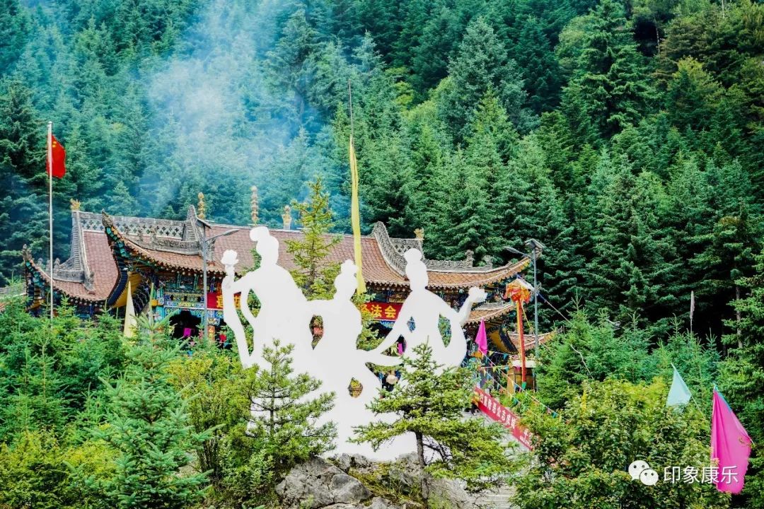 "歌儿如潮,花儿如海" 又是一年一度莲花山"花儿会"