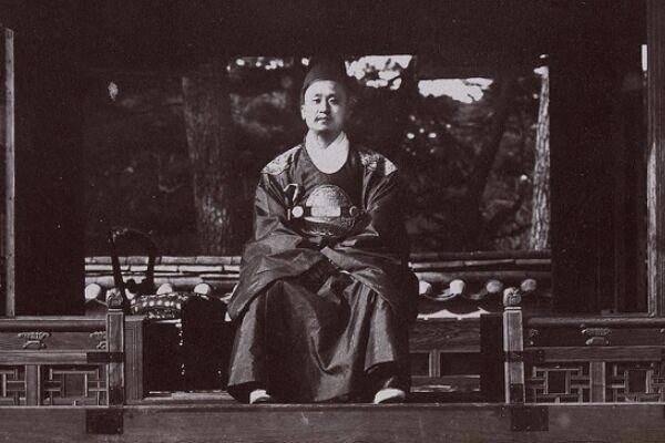 朝鲜历史唯一一位开国皇帝,在位长达四十三年,却一辈子形同傀儡_李熙