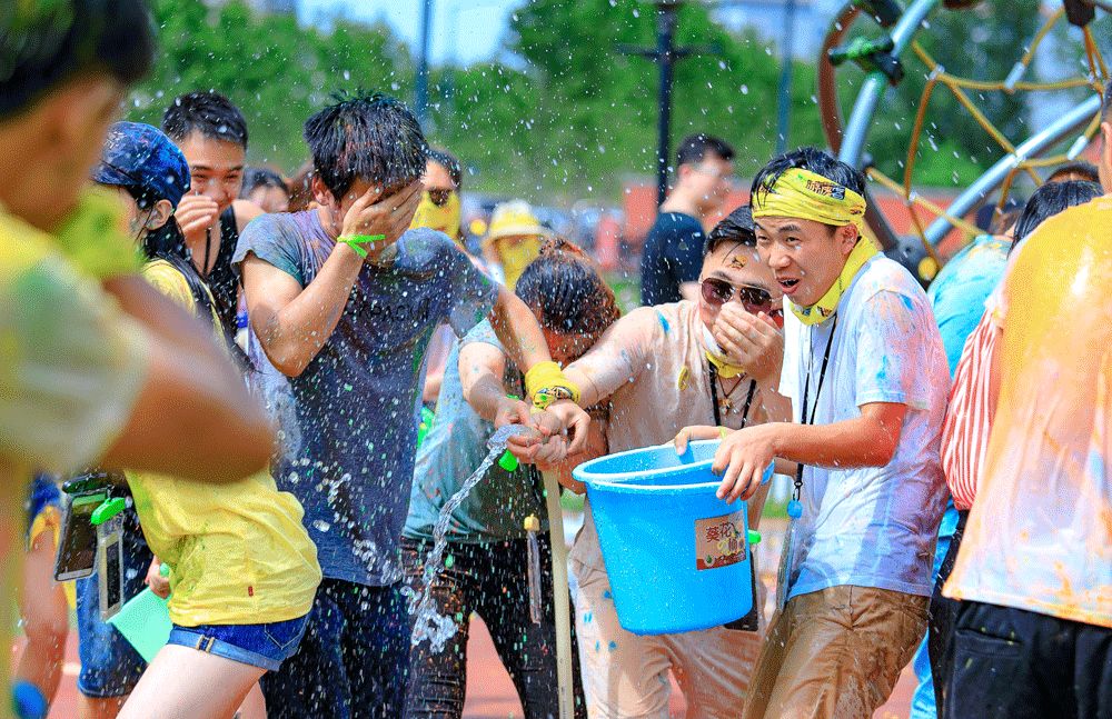 清凉泼水大战,泡泡电音趴!这次,要你湿个透心凉!