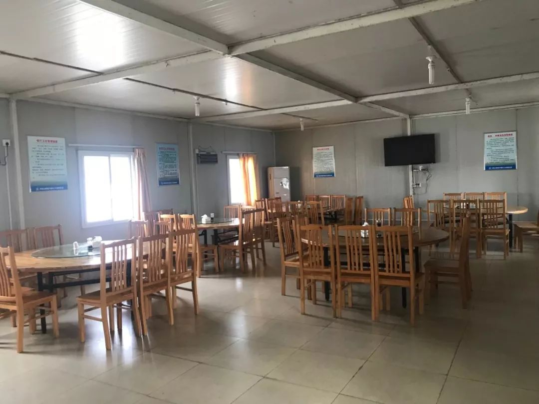 守护舌尖上的安全园镇开展建筑工地食堂专项检查