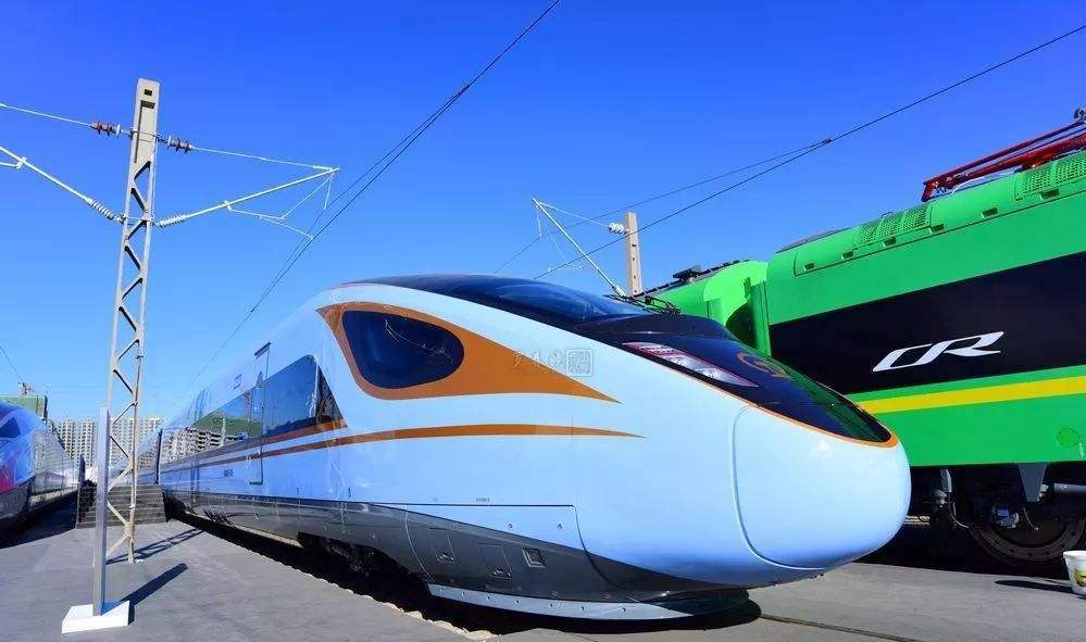 成都东至广州南之间原有的d1801次将缩短至8小时12分,d1856次将缩短至