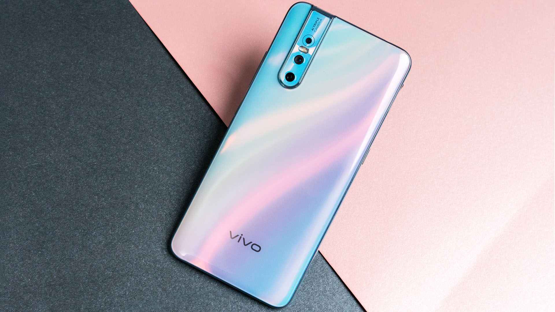 vivo s1 pro:渐变淡彩演绎仲夏之梦