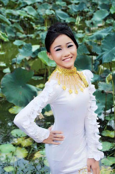 缅甸一明星出国选秀母女双双获奖