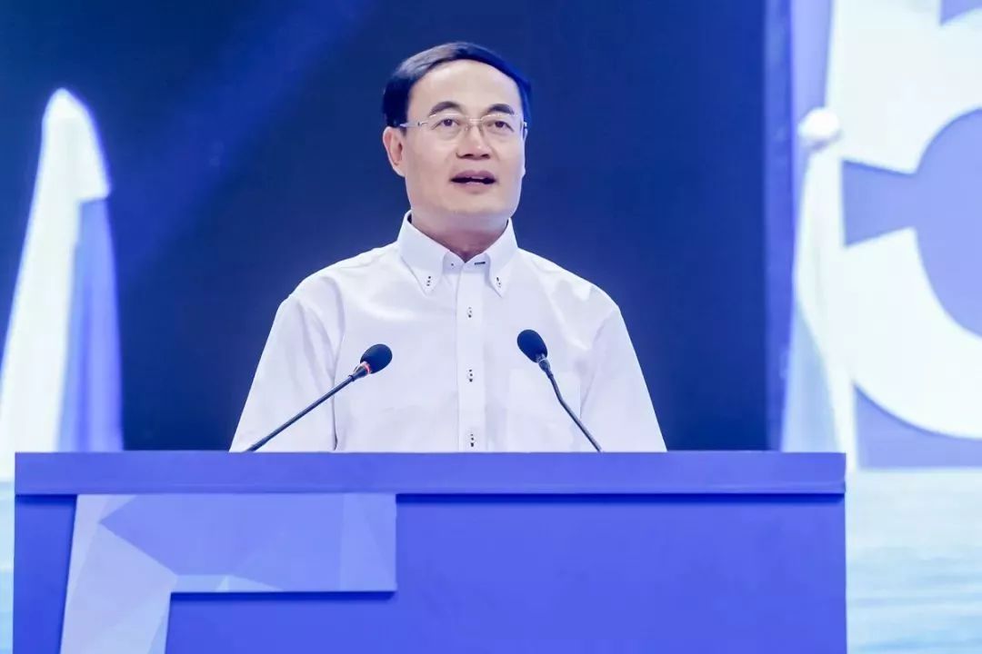 交通运输部总工程师姜明宝,舟山市市长何中伟,中国海员建设工会巡视员