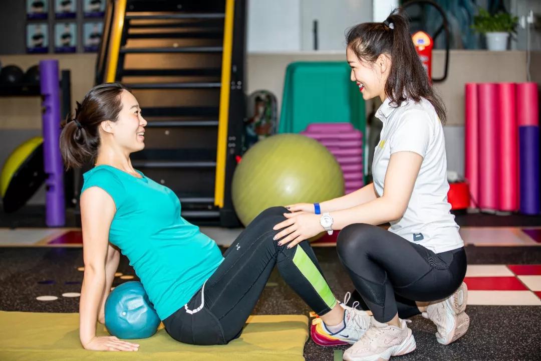 产后:腹直肌分离修复训练,产后塑形等.