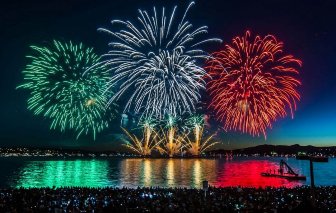 bc省一年一度的烟花表演又开始了