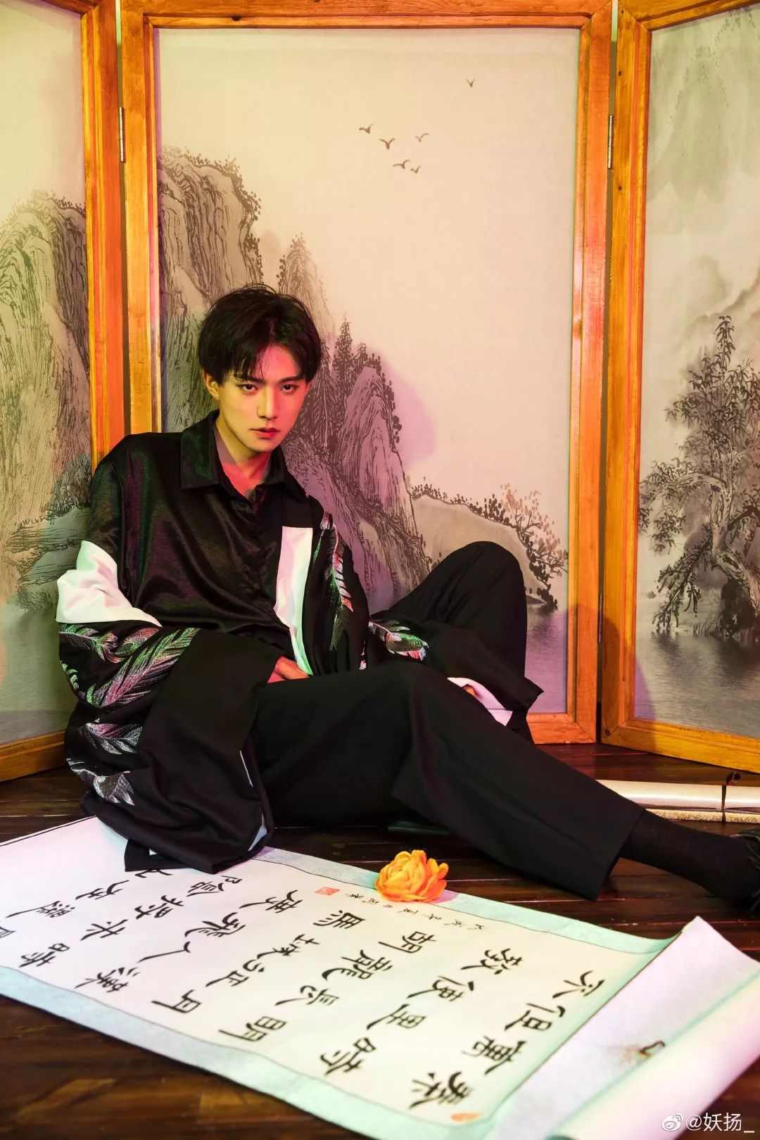 靠卖腐上位被前成员手撕妖扬又开始碰瓷肖战了