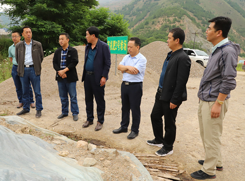 甘肃省农业农村厅调研组崔增团赴礼县调研苹果有机肥替代化肥项目建设