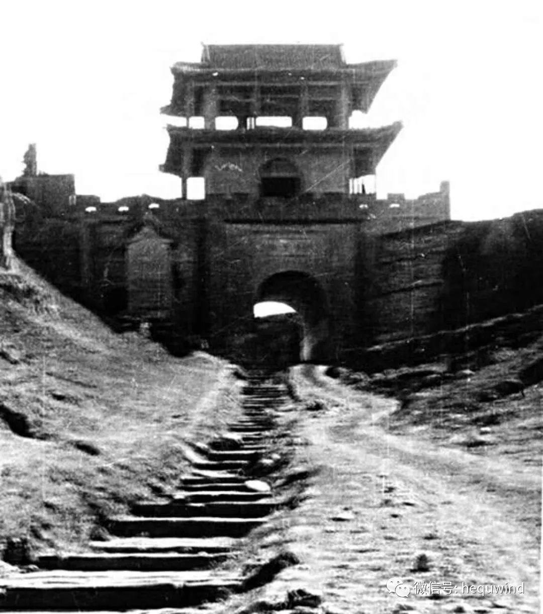 河流一线穿秦塞,地壮三