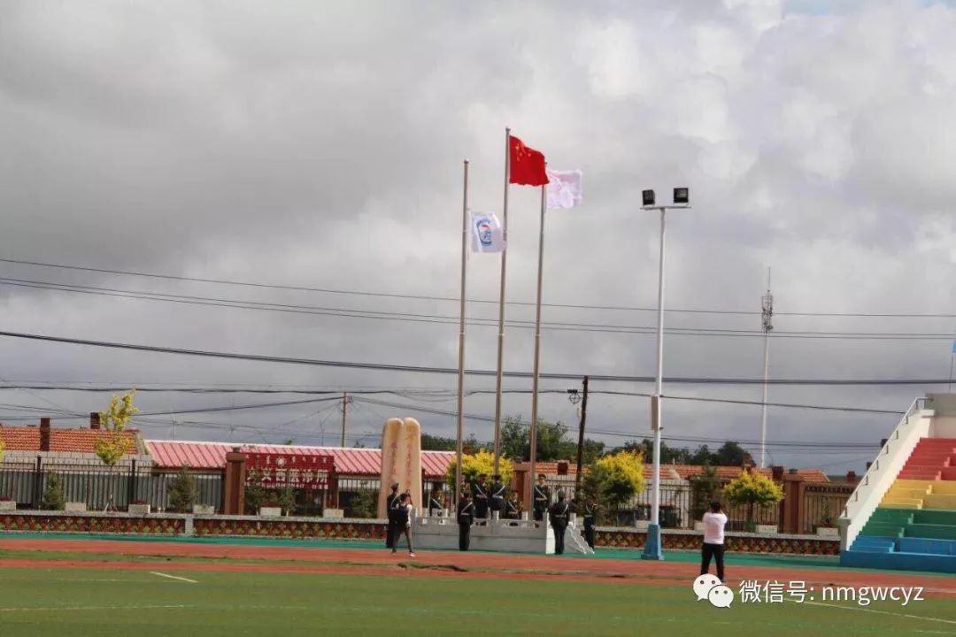 县领导武文彪,张立侠,谢曲平,李迎春,张春梅,张