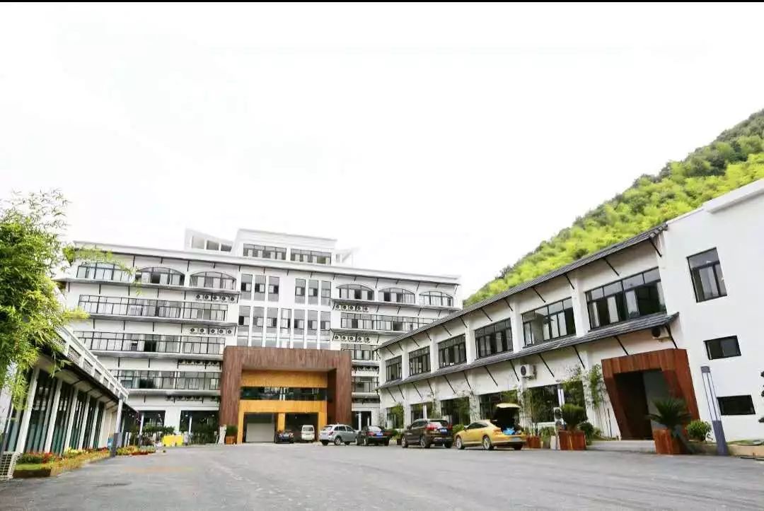 有梦者愿同行象山艺坊银湖校区新生报道