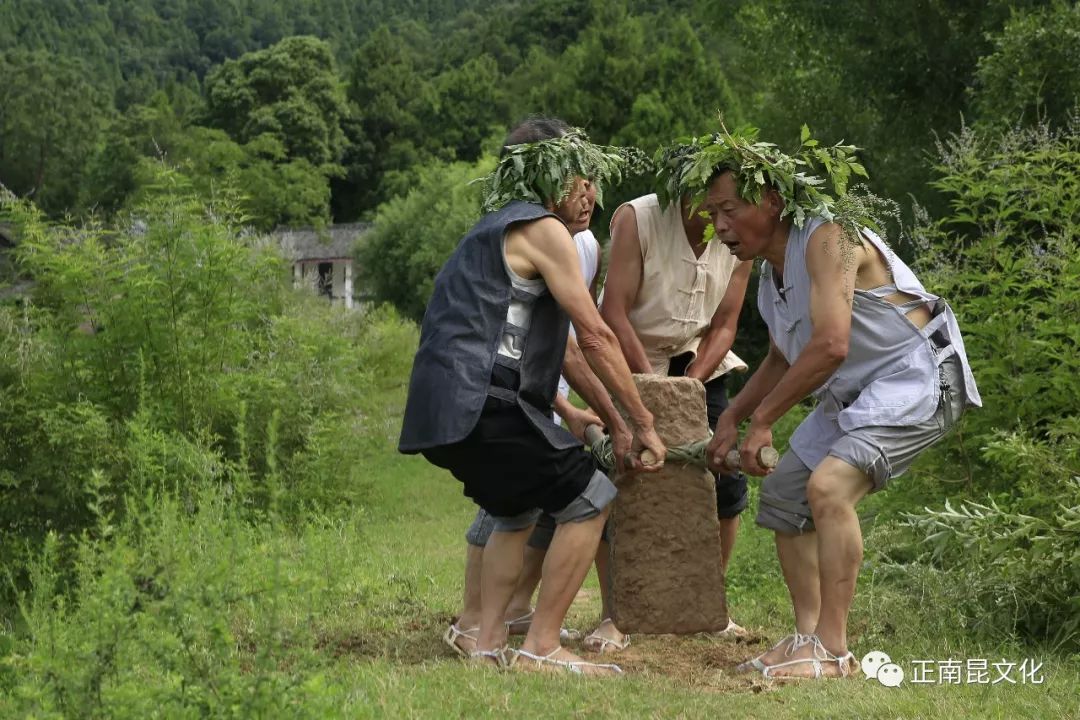 现在这种劳作方式很少见了你见过吗