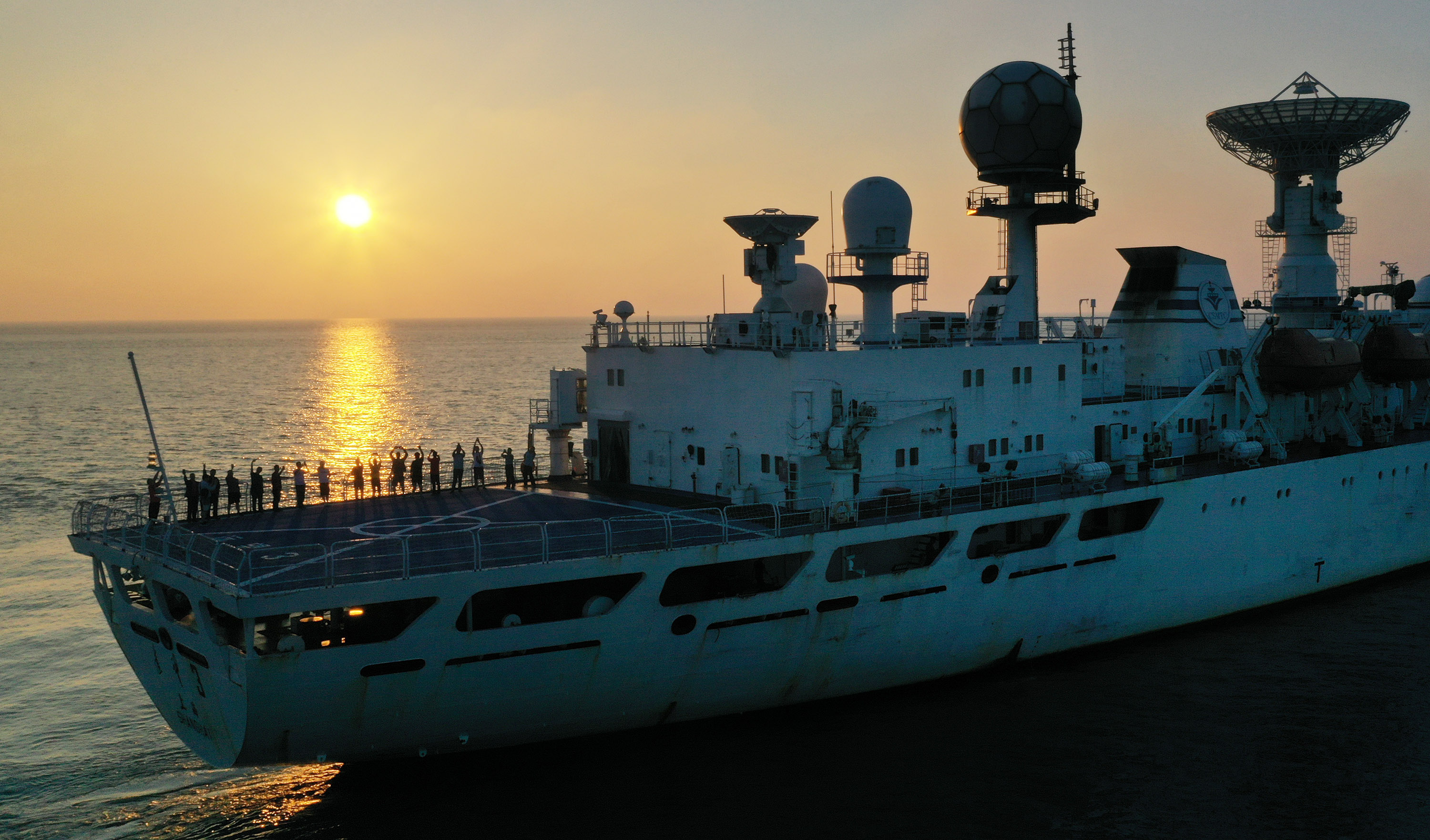 远望3号船安全驶入长江入海口