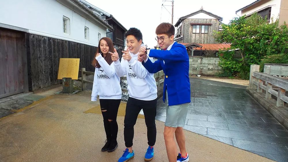 xfun最惨女嘉宾输了比赛啃葱辣哭却因迷路荒野误入千与千寻仙境