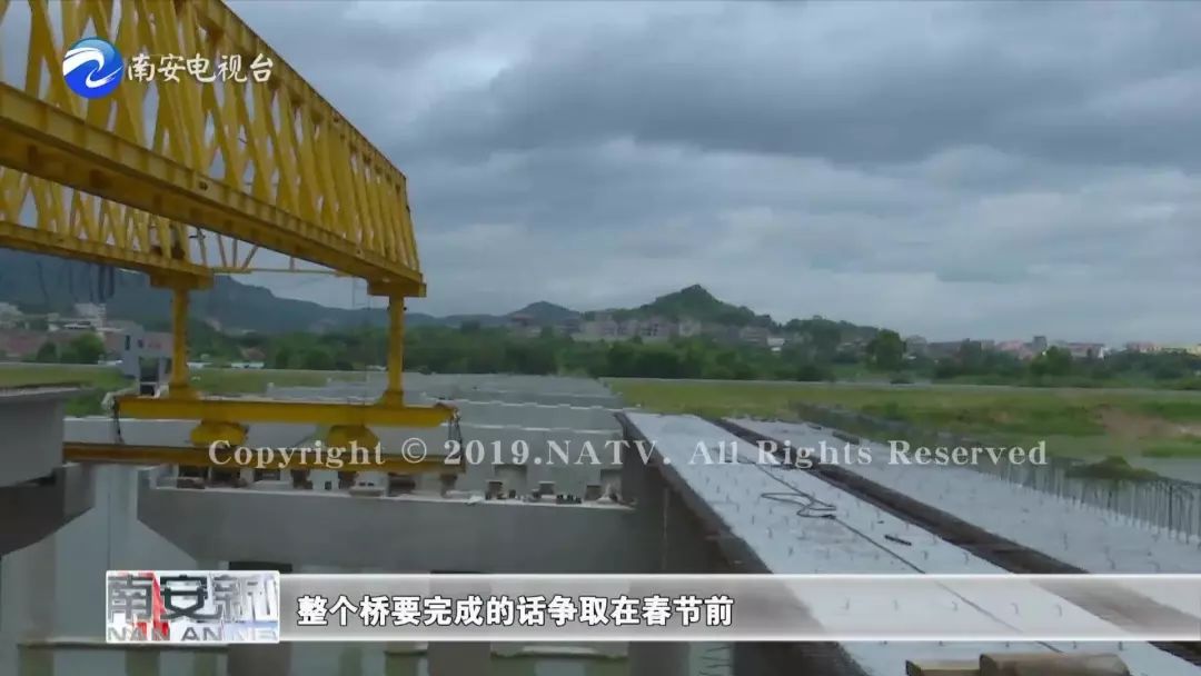架设已进入t梁架设阶段横八线洪濑镇过境线公路工程所属的东溪大桥