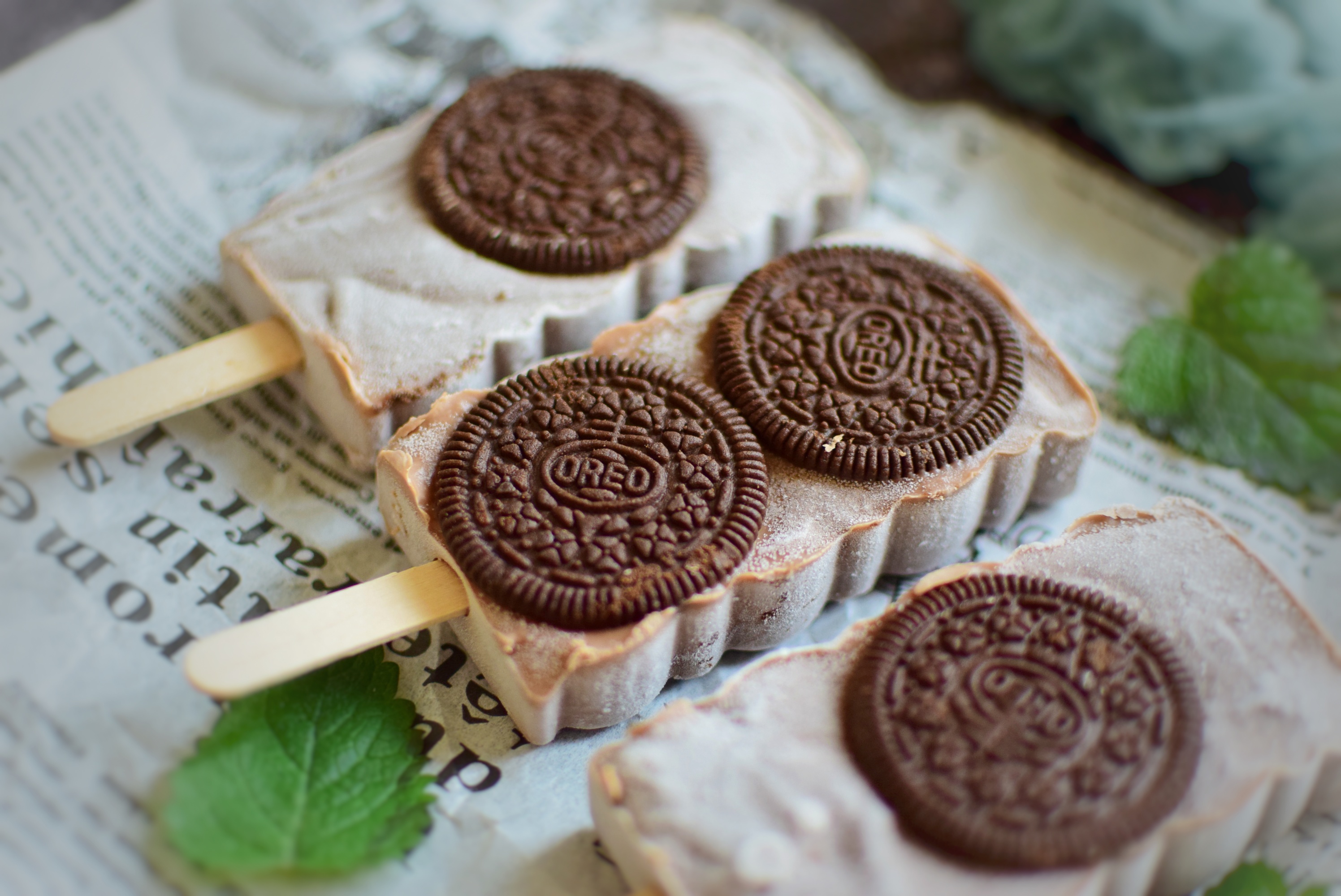 奥利奥新吃法,5分钟巧变冰棍,无冰碴零难度,天热咬一口真够爽_饼干