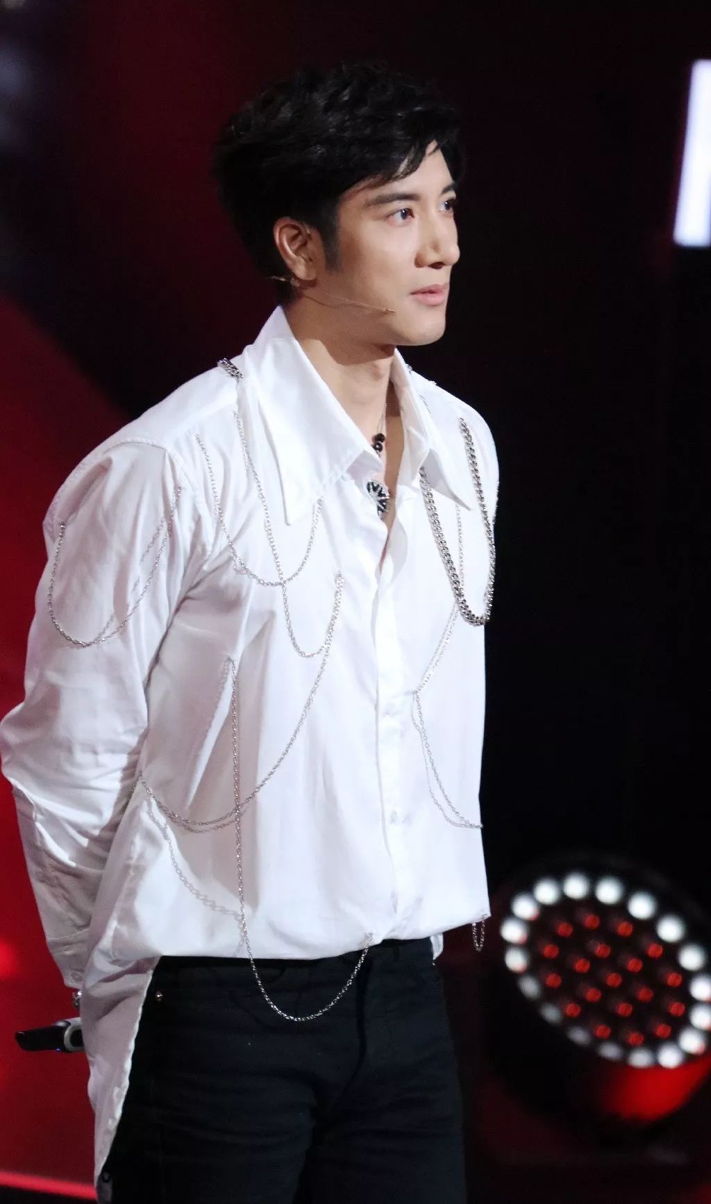 身材发福或者过瘦的特点,就像在这样的状态下你完全不知道王力宏拥有