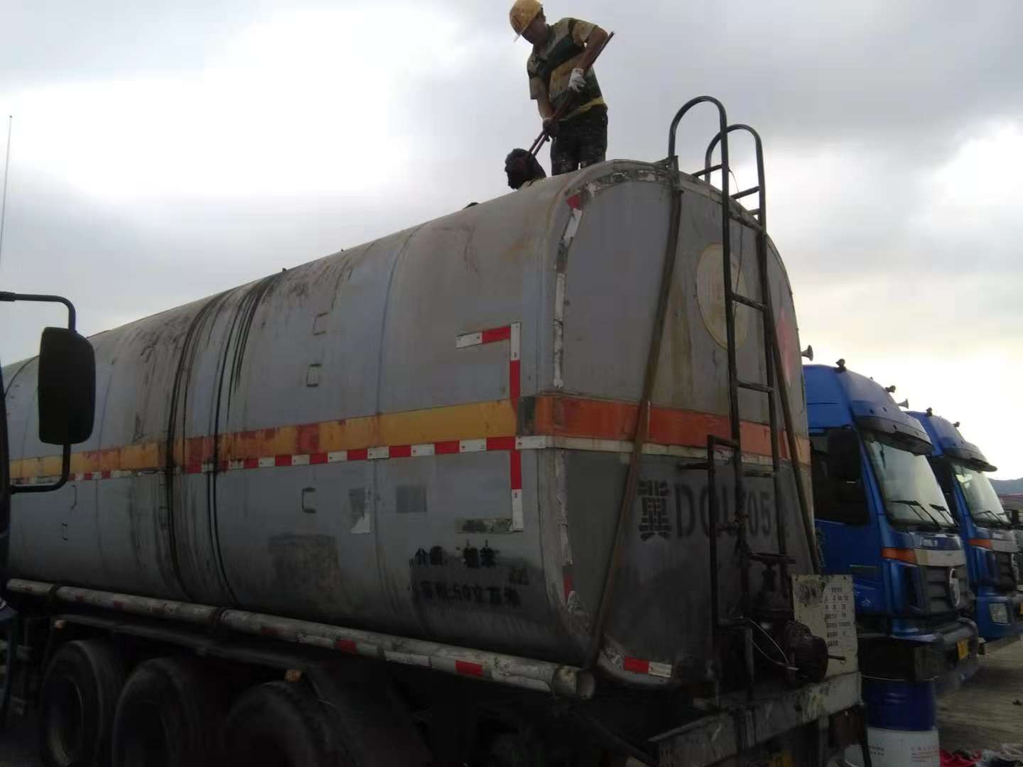 淄博储油罐机械清洗储油罐有哪些较好的清洗技术