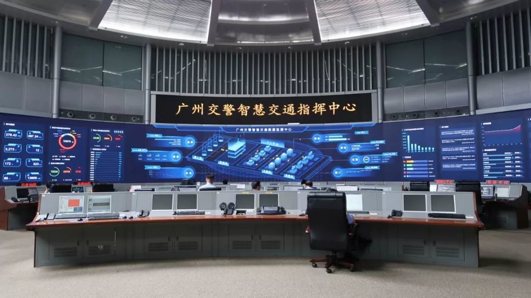 打造"交通管理数据中心",全面汇聚电警,卡口,停车场等21个业务系统