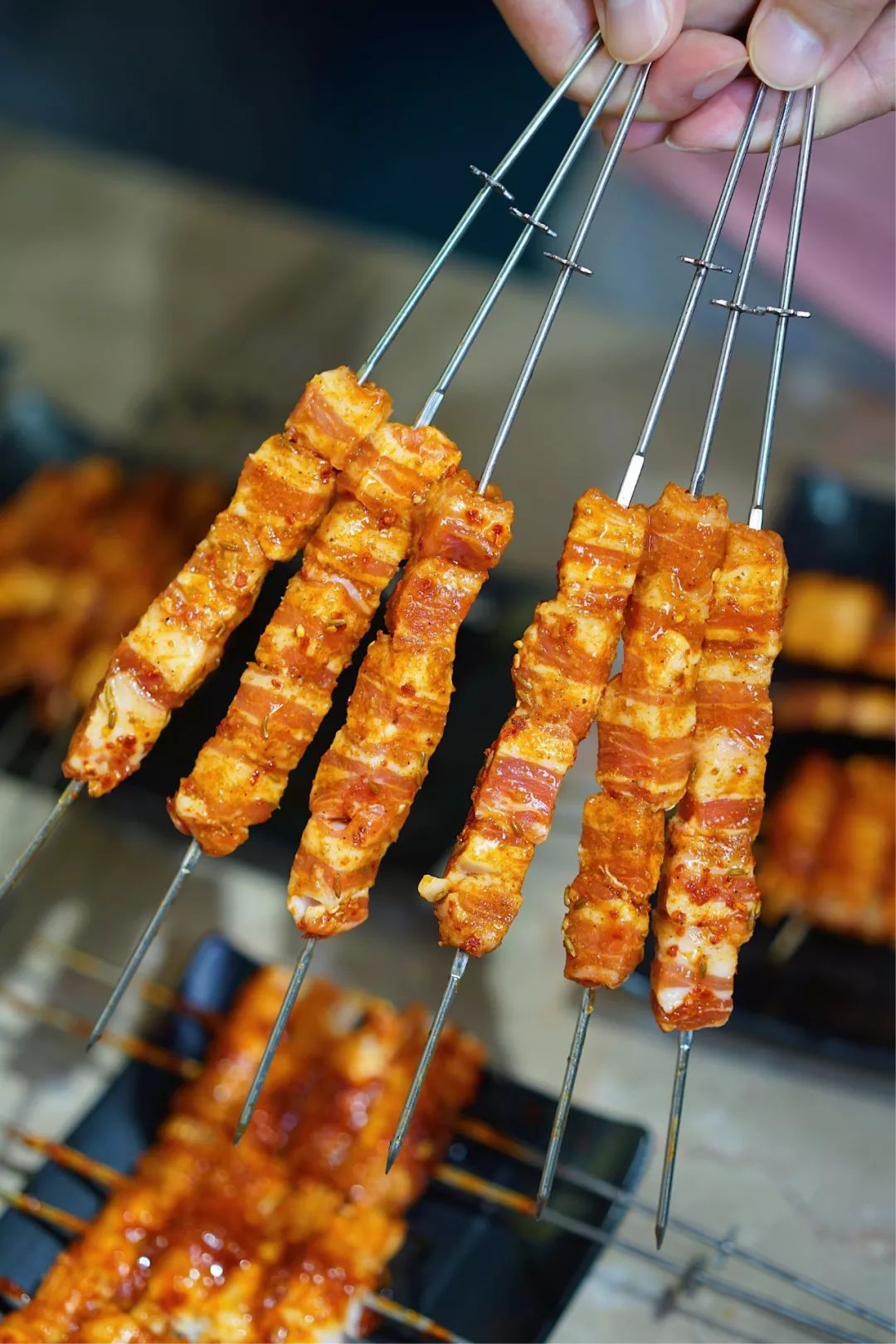 猪五花串猪五花作为烧烤摊上的常客,也是我