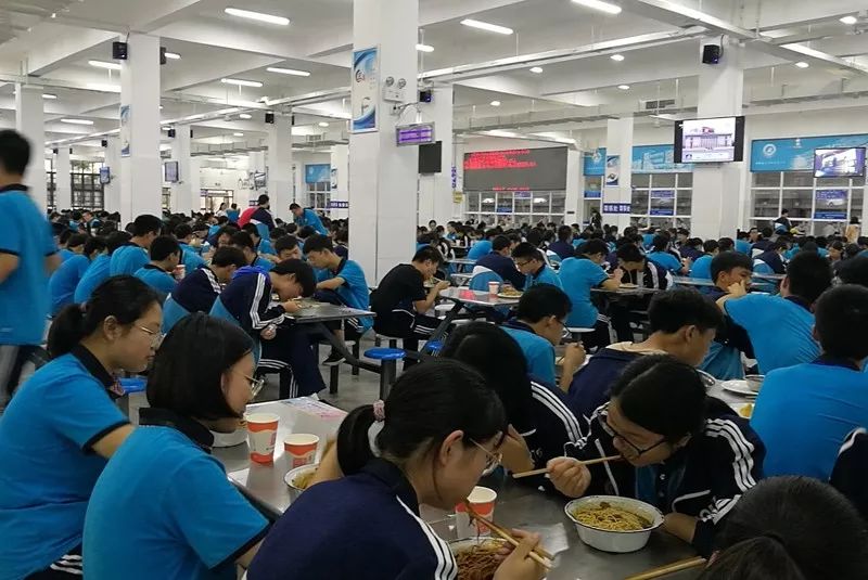 襄阳三中将举办校园开放日诚邀2019届初中毕业学子和家长参加